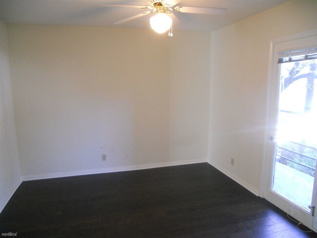 Building Photo - 1 br, 1 bath  - 502 W 17th St B