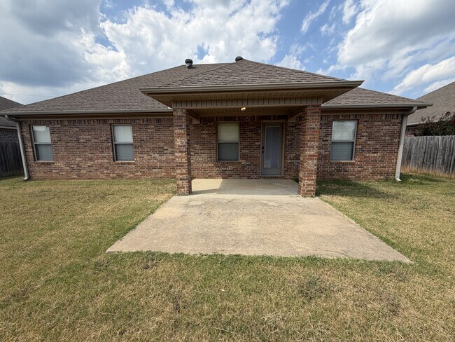 Building Photo - 1417 Puritan Dr