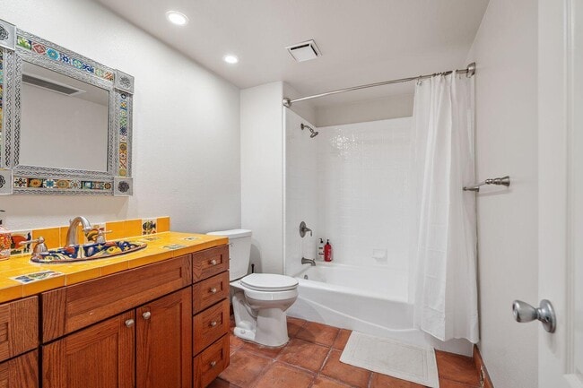 Building Photo - 48 Pebble Beach Dr