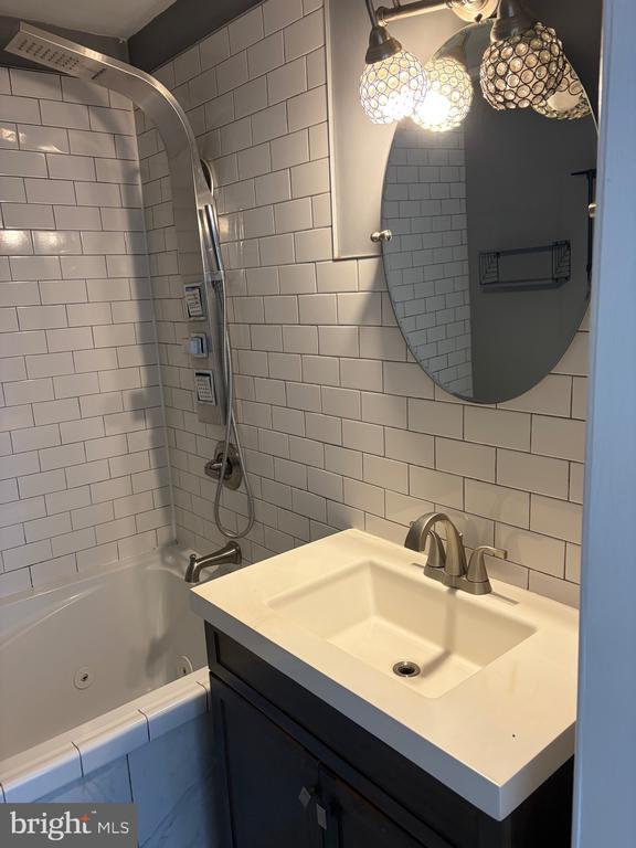 Building Photo - 3245 Aramingo Ave