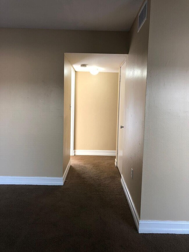 Building Photo - Green Tee - # 317