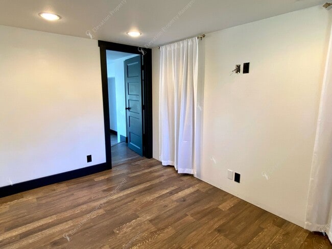 Building Photo - Unfurnished - Charming 3-Bedroom Home in D...