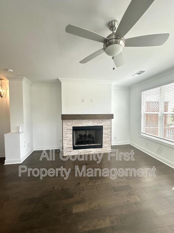 Building Photo - 788 Angora Aly
