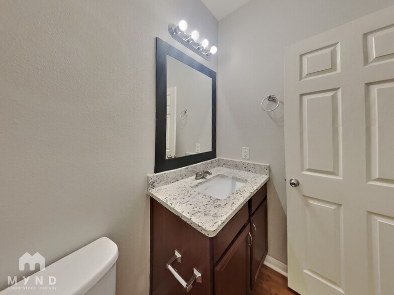 Building Photo - 306 Lazy Pine Ct