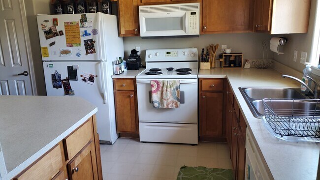 Building Photo - 6984 Ash Creek Hts