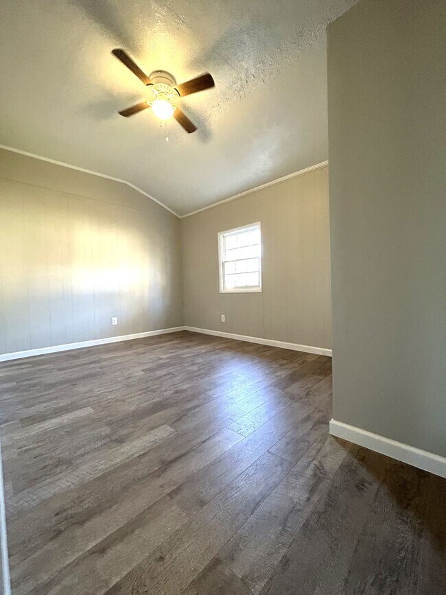 Building Photo - 2 Bedroom and 1 Bath Home in Jacksonville