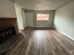 Building Photo - "Charming 2-Bed Oasis in Cheyenne with Coz...
