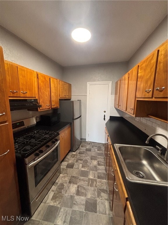 Building Photo - 9907 Lake Ave