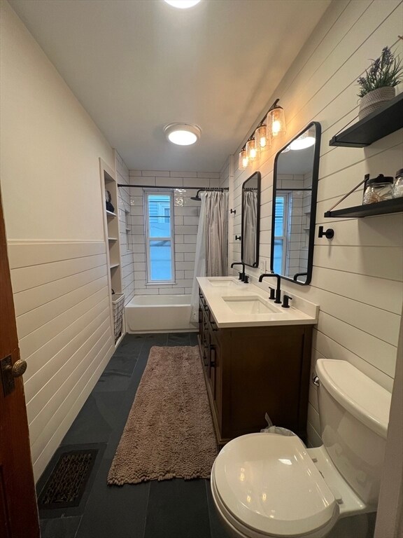 Building Photo - 43 Robinson St