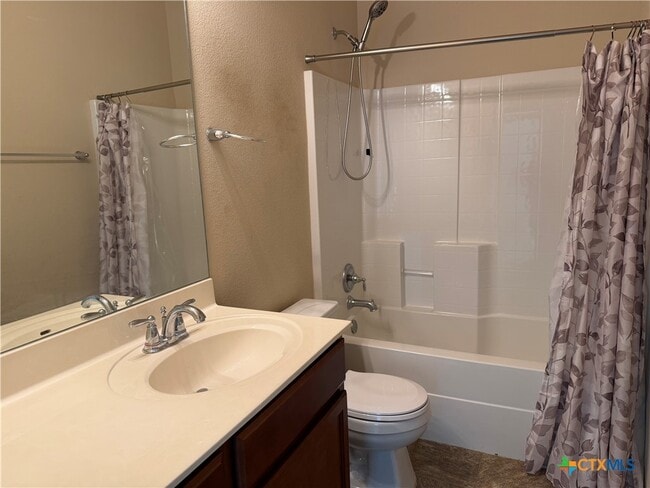 Building Photo - 5811 Alexandria Dr