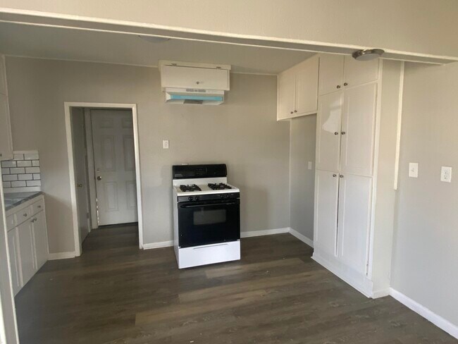 Building Photo - 3012 39th St