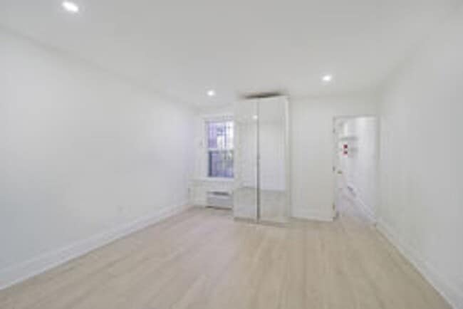 Building Photo - Charming 1BR/1BA in Hill East