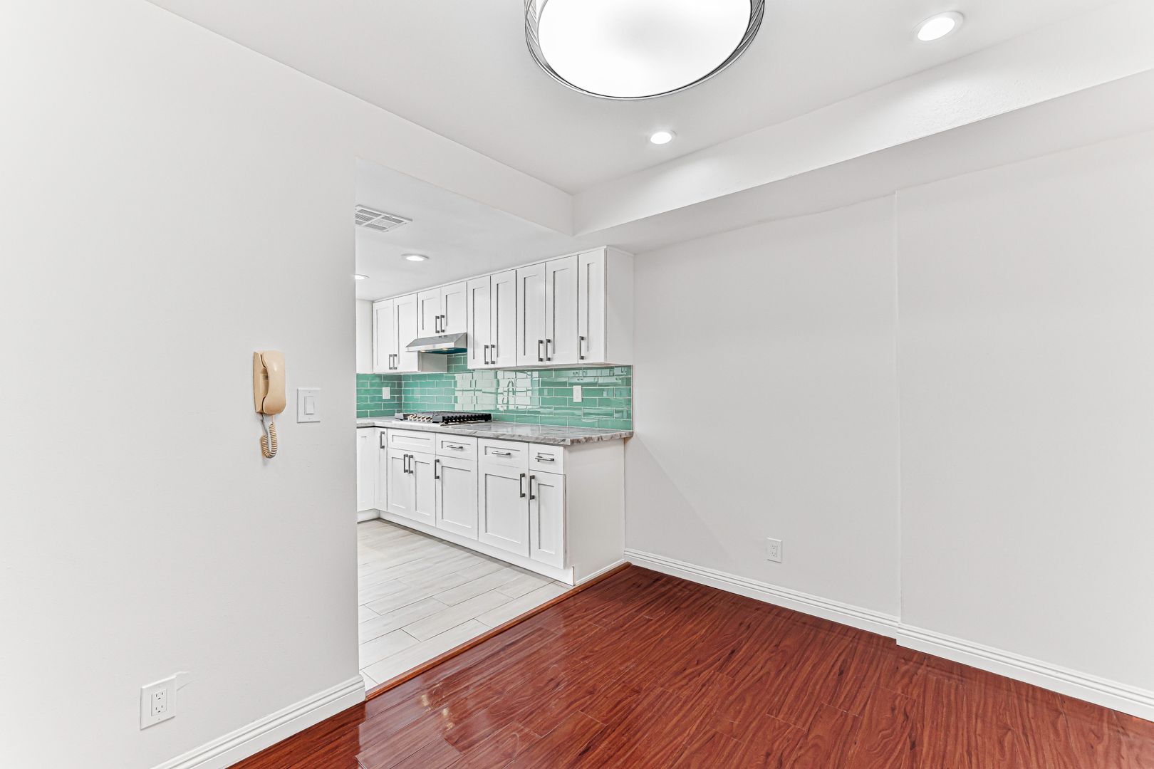 Building Photo - 402 California St