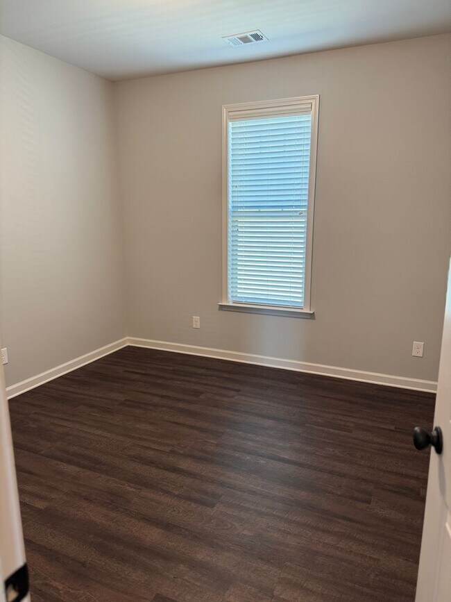 Building Photo - 9800 Bluestone Cir