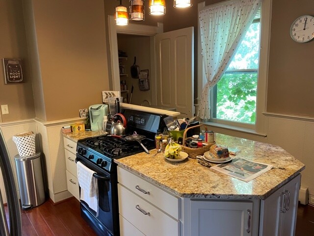 Building Photo - 710 N 6th St