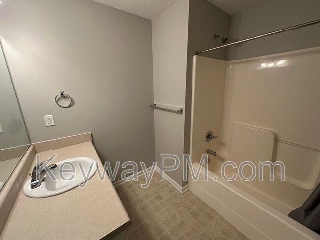 Building Photo - 110 Fox Haven Dr