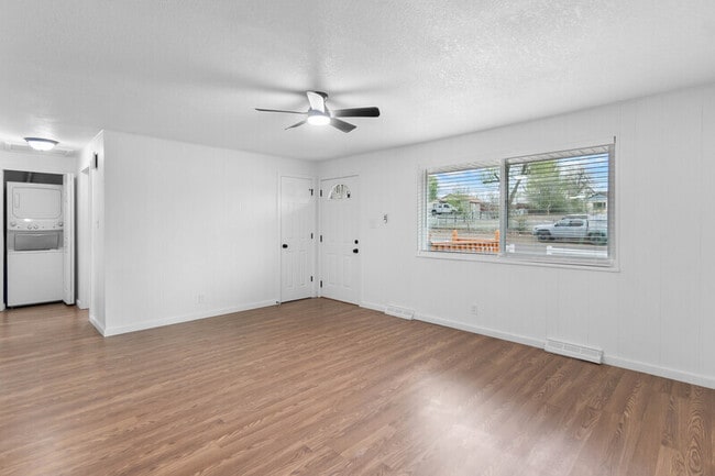 Building Photo - 6220 W Ohio Ave