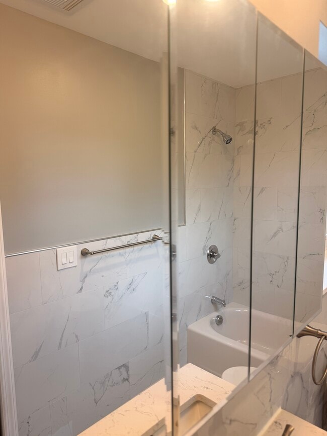 Building Photo - 288 S 7th St