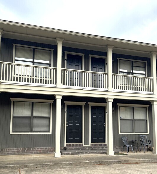 Building Photo - 711 W Douglas St