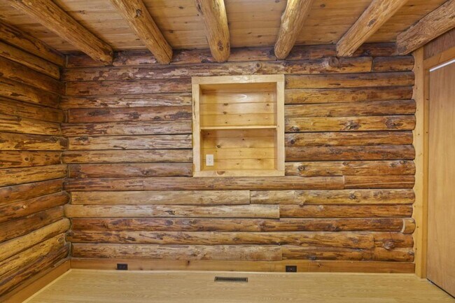 Building Photo - 118 Agape Wy