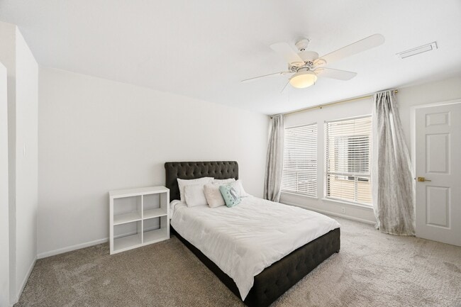 Building Photo - 1116 Bering Dr