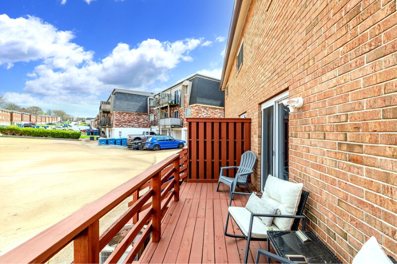 Building Photo - 10161 Squire Meadows Dr