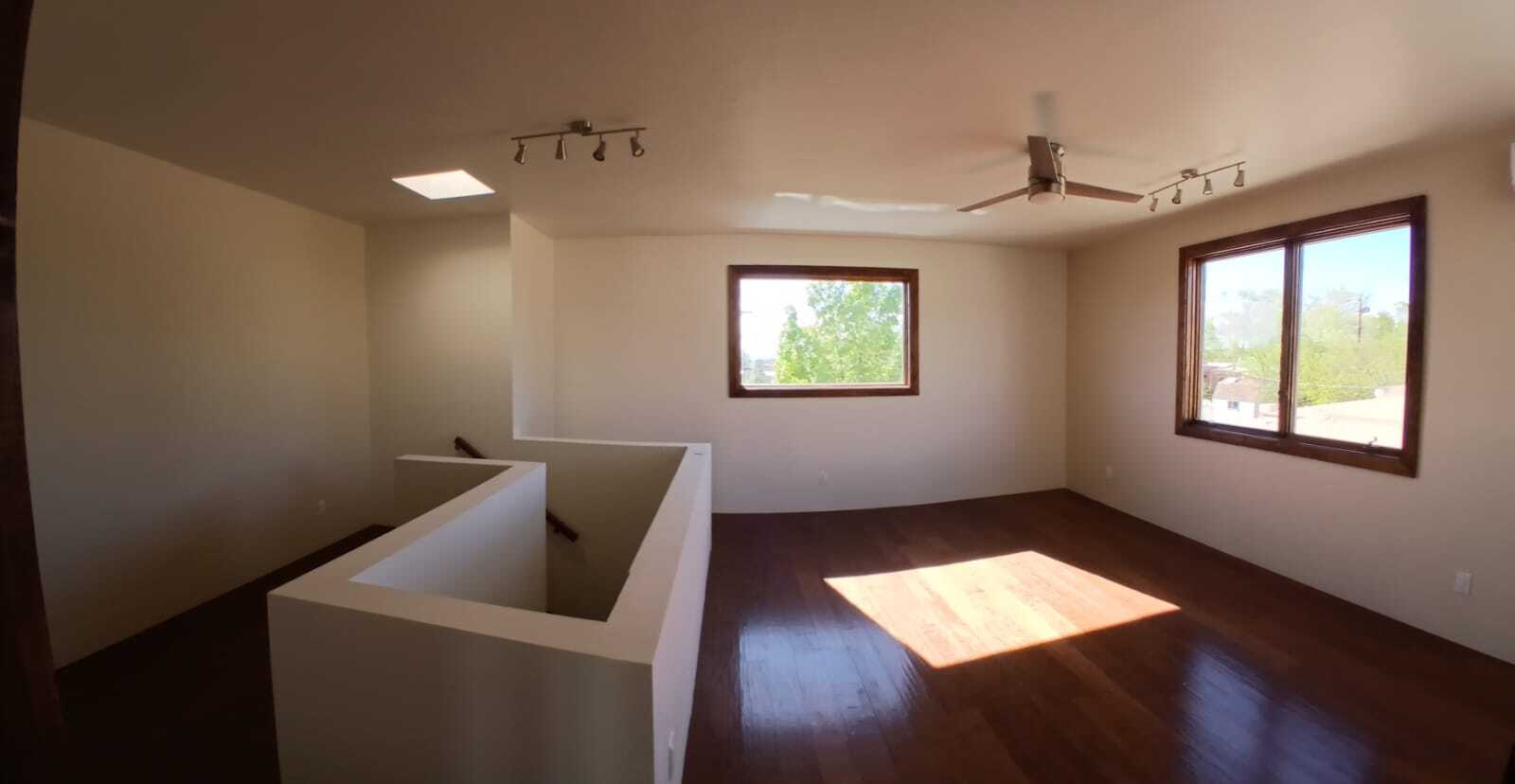 Building Photo - 1022 Don Diego Ave