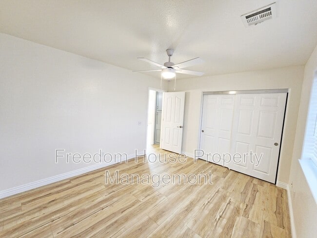 Building Photo - 3741 Malibou Ave