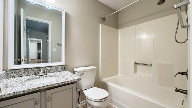 Building Photo - 5568 Annandale Dr