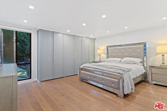 Building Photo - 9311 Burton Wy