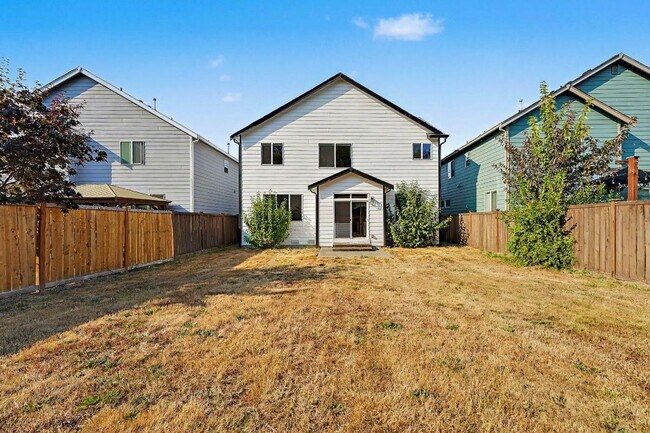 Building Photo - 6038 Discovery St E