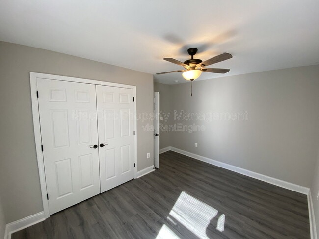 Building Photo - 77 Lakeview Dr
