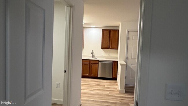Building Photo - 38 Sequoia Dr