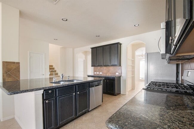 Building Photo - 24922 Clover Ranch Dr