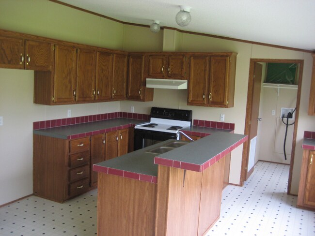 Building Photo - 124 Angie Dr
