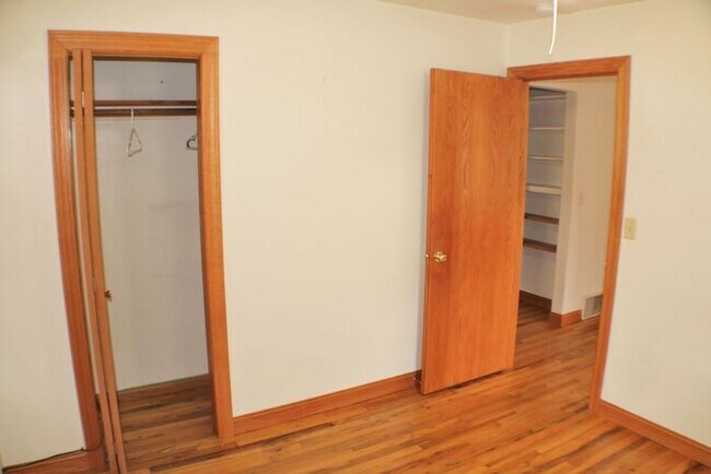 Building Photo - $1,250 | 2 Bedroom, 1 Bathroom Duplex | No...