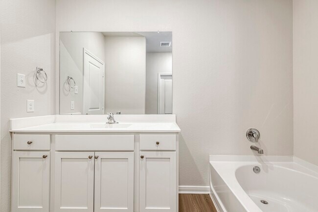 Building Photo - 401 San Miguel Crk Dr