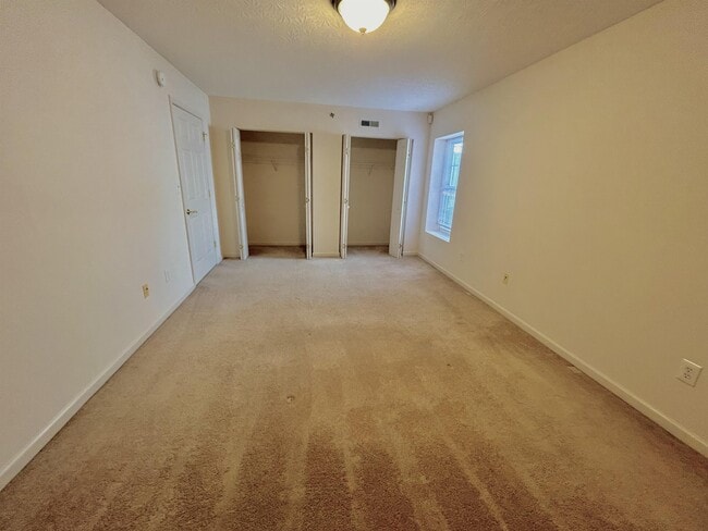 Building Photo - 17 Rosewood Ct