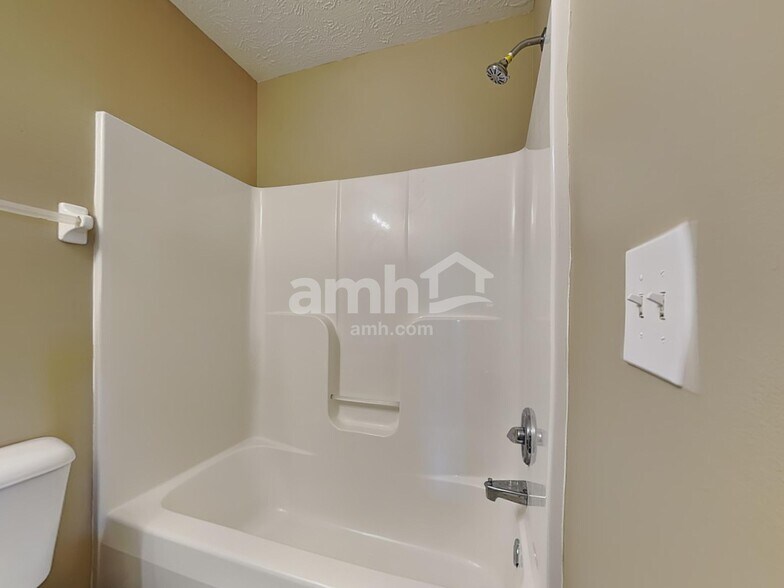 Building Photo - 327 Hartford Ct