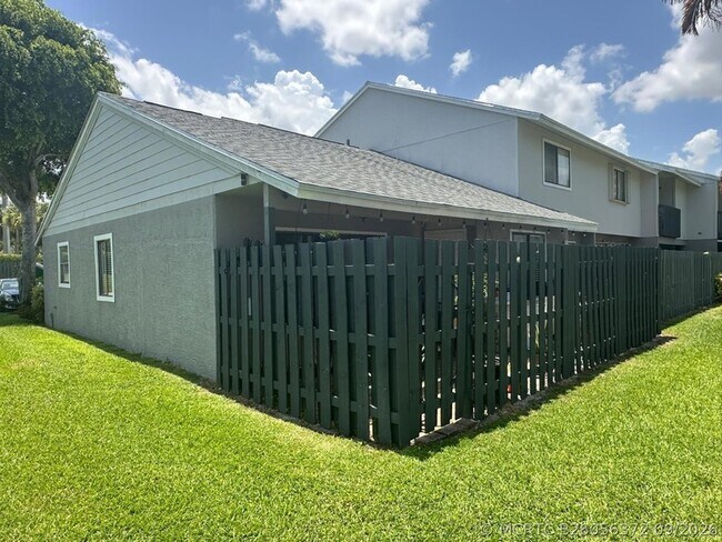 Building Photo - 3801 Inlet Cir