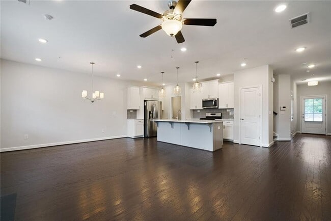 Building Photo - 313 Niles Ct