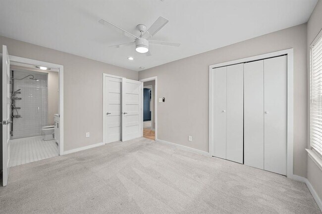 Building Photo - 6707 Columbia Dr