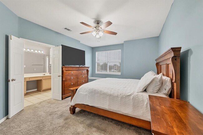 Building Photo - 2100 Pipers Field Dr