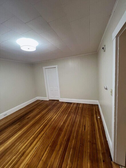 Building Photo - 15 Union St