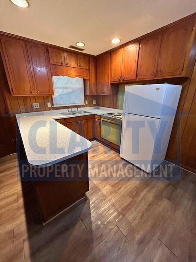 Building Photo - 405 Emmett Ave NW