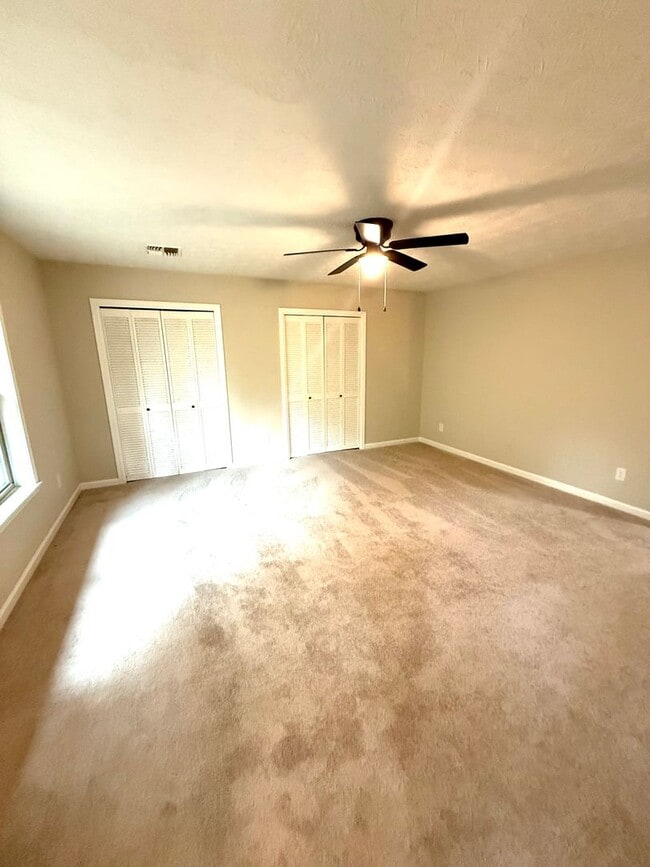 Building Photo - ** 4 Bed 3 Bath located in Prattville ** Call 334-366-9198 to schedule a self-tour