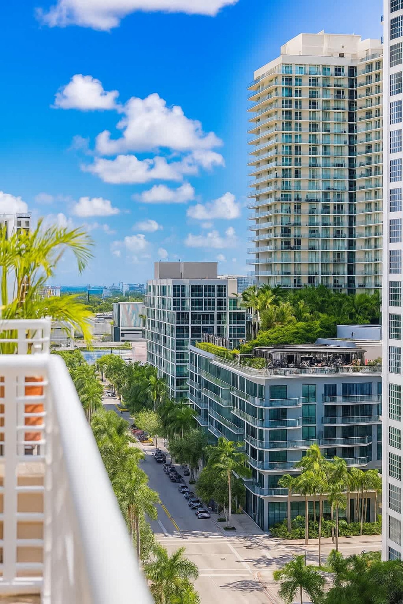 Building Photo - 3250 NE 1st Ave