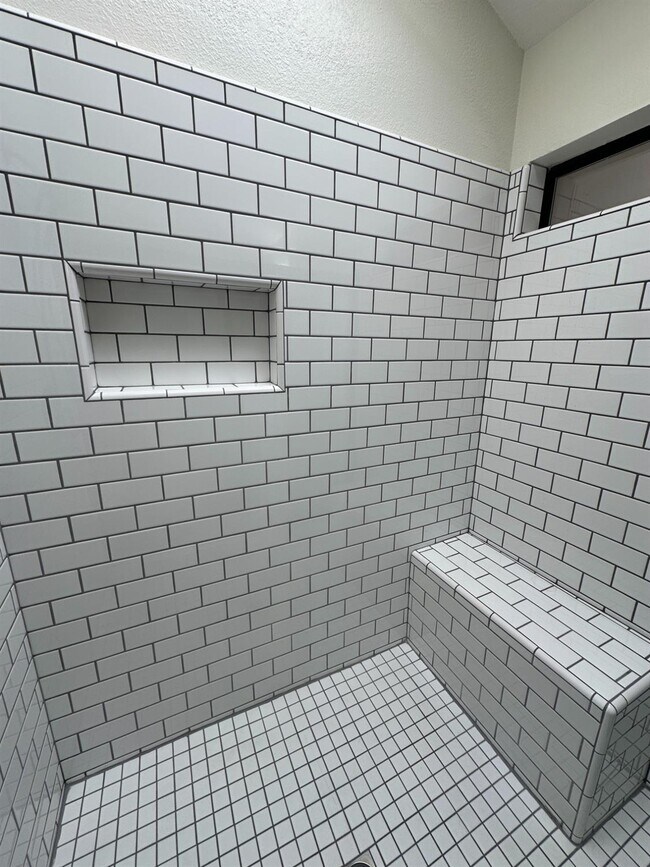 Building Photo - 6201 N West Ave