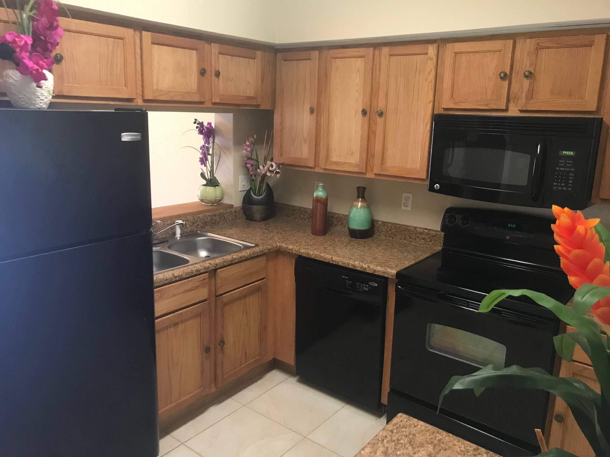 Building Photo - 8423 Bernwood Cove Loop