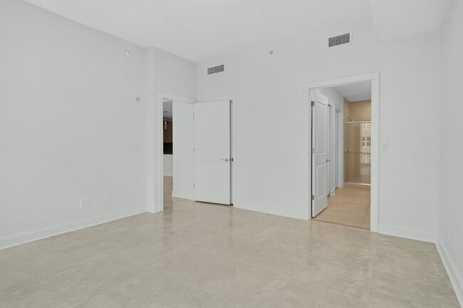 Building Photo - 24th Floor Condo Unit